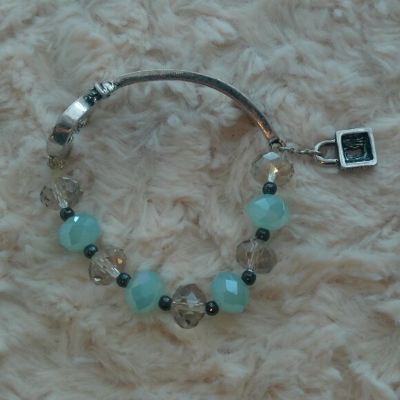 Betsey Johnson Lady Lock LARGE Hematite Crystal Grey Key Opal Lock Bracelet (450 - Picture 5 of 7